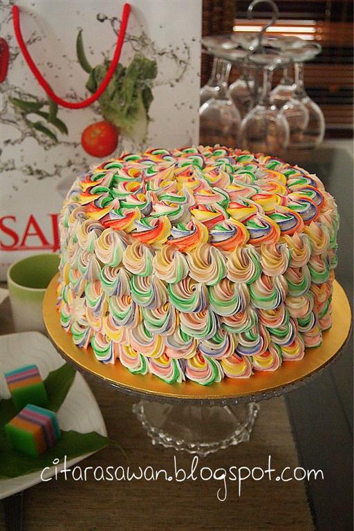 Rainbow Cake with Rainbow Buttercream Aising ~ Blog Kakwan