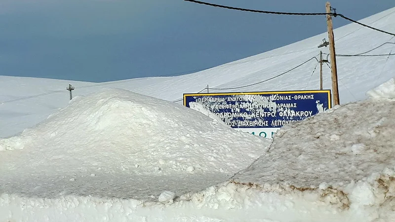 Κλειστό το Χιονοδρομικό Κέντρο Φαλακρού λόγω μεγάλων όγκου χιονιού - Φόβοι για χιονοστιβάδες