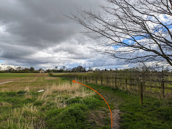 Kimpton footpath 47 heading towards Peter's Green