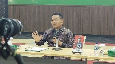 KSAD Dudung Luncurkan Buku 'Loper Koran Jadi Jenderal'