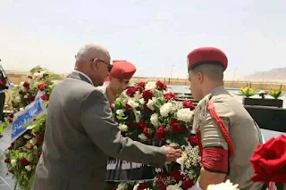 قادة السويس يضعون أكاليل الزهور بمناسبة ذكري تحرير سيناء