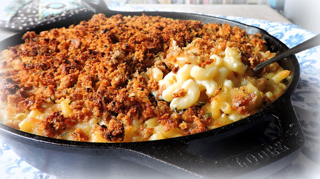 Baked Mac & Cheese with a Crispy Crumb Topping