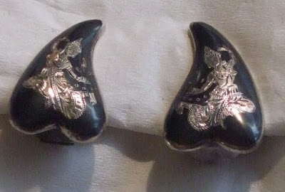 Pair of vintage clip on earrings in Nielloware