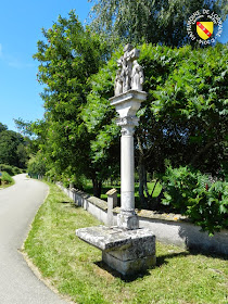 CIRCOURT-SUR-MOUZON (88) - Croix-calvaire (1622)