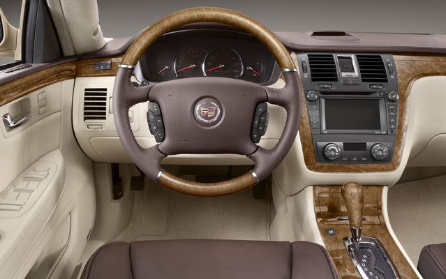 2011 Cadillac DTS Nice Images