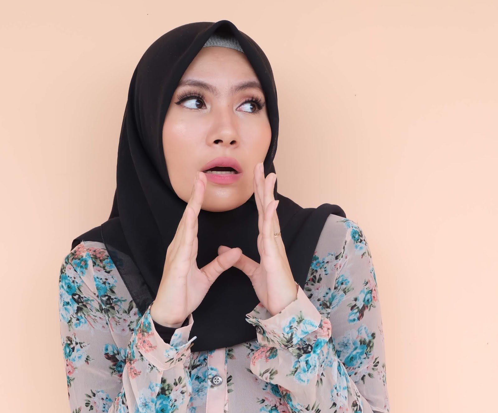 Cari Make Up Artist Tanpa Ribet Di Sociabuzz Aja