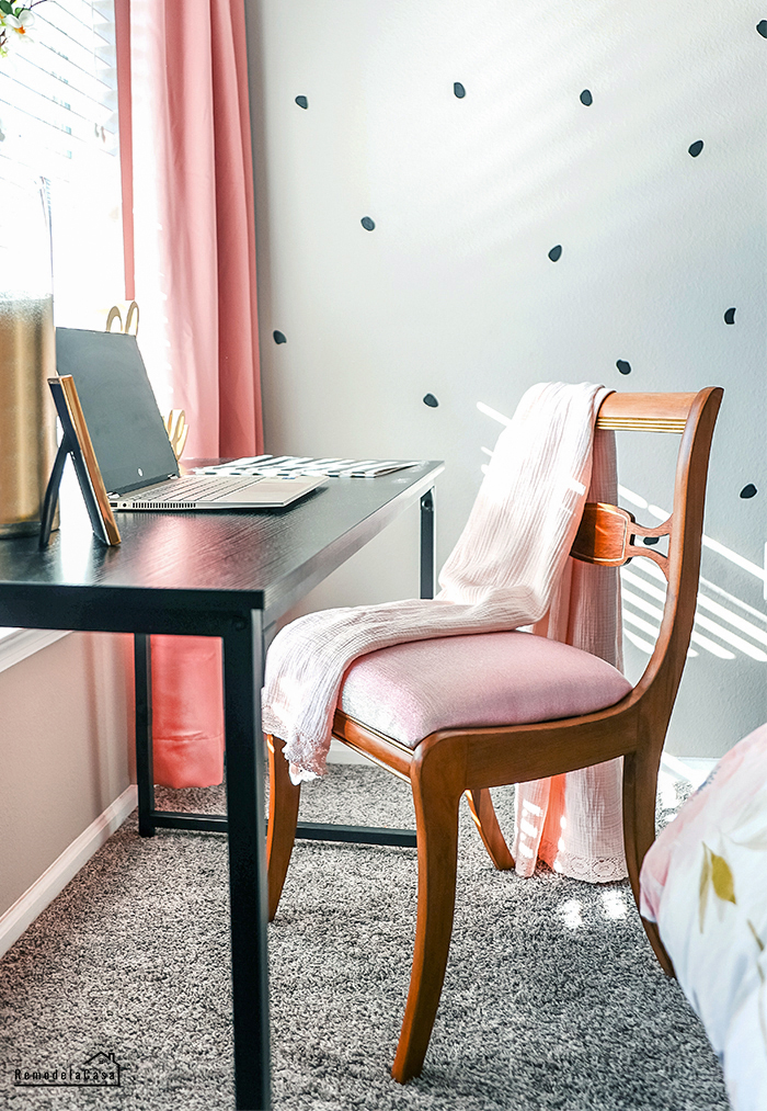 Thrifty chair makeover for a Parisian bedroom in pink