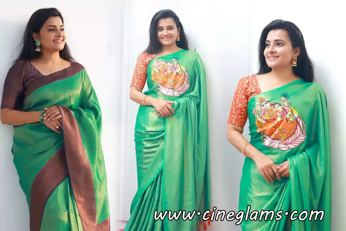 Actress Sruthi Raj Awesome Looks in Green Saree Pics HD