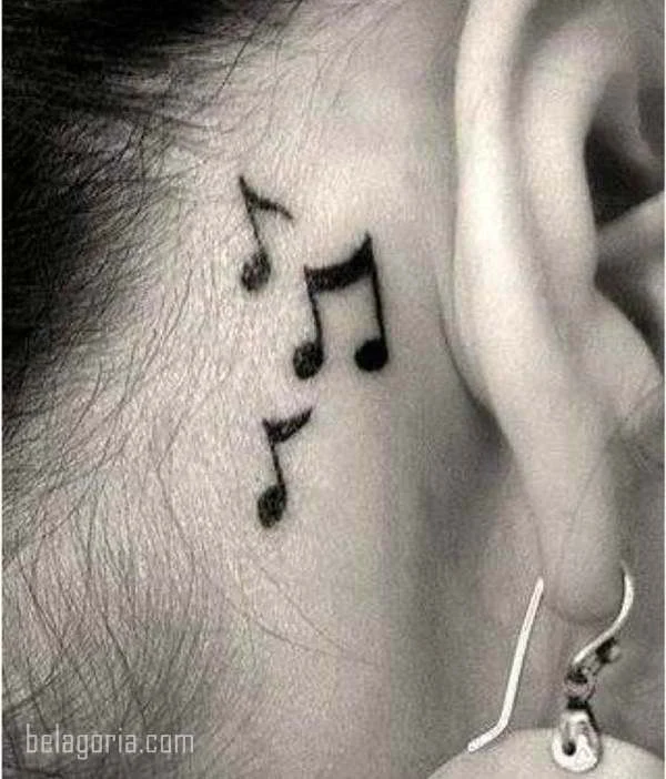 Vemos la foto de un Tatuaje musical