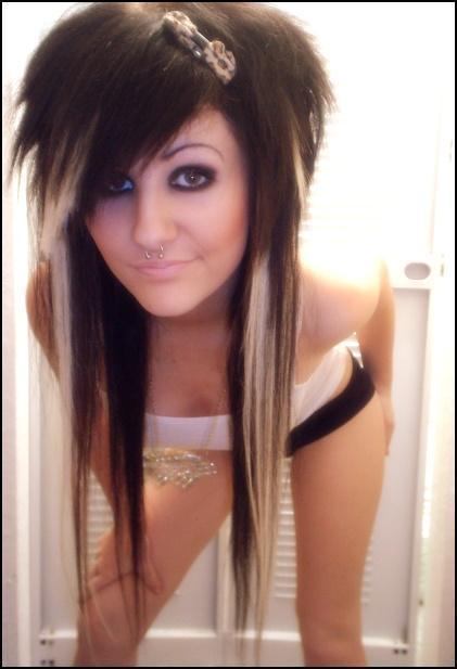 Tuesday July 5 2011 Emo Girl Hairstyles 0 comments blonde emo girls