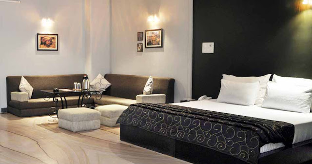 http://www.hotelarcopalace.com/