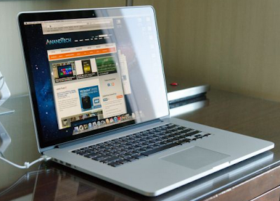 MacBook Pro dengan model layar Retina