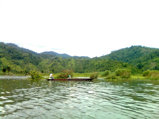 loperartikel.blogspot.com - Danau Rana, tempat wisata alam danau terbesar di Maluku