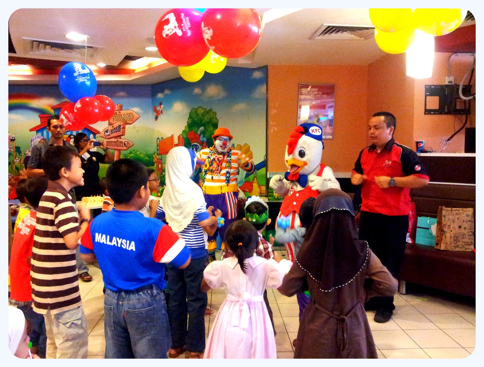 Yaya Magic Clown the Best Clown in Town: Mr Yaya di KFC 