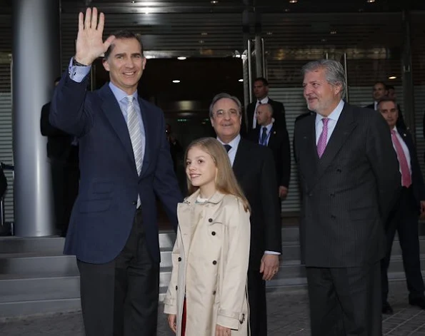 King Felipe and his daughter Infanta Sofía  watched Champions League semi final match at Santiago Bernabéu Stadium in Madrid. Champions League semi final match Real Madrid and Manchester City