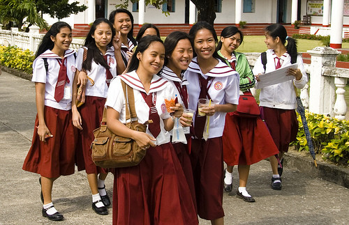 Cun Baju Uniform Sekolah di Negara Asia Tenggara