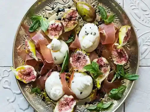 French Fig Canapés: Easy Entertaining with Burrata and Prosciutto