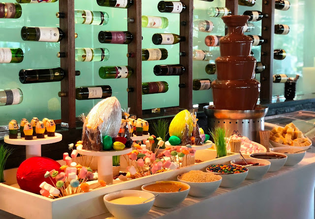 Chocolate fountain