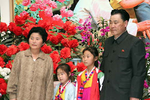 http://asalasah.blogspot.com/2012/11/beragam-keistimewaan-indonesia-di-mata.html