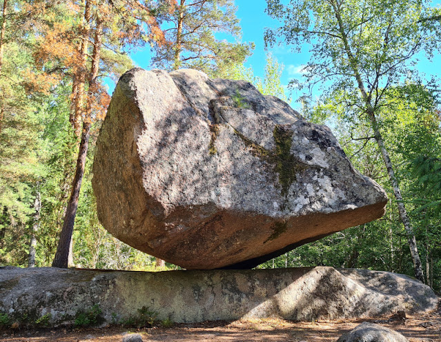 Wegbeschreibung: Wie Ihr den geheimnisvollen Runkesten in Småland wirklich findet. Einen Wackelstein oder Kippelstein zum Wackeln zu bringen bzw. in Bewegung zu versetzen, ist nicht immer einfach.