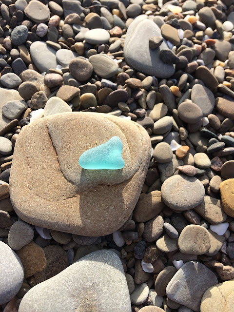 How to Find Beach Glass! #beach #beachglass #blog