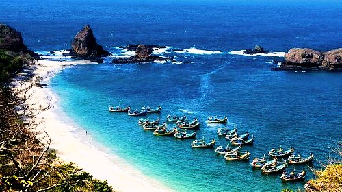  Pantai Eksotis di Jawa Timur Yang Banyak Dikunjungi Wisatawan 10 Pantai Eksotis di Jawa Timur Yang Banyak Dikunjungi Wisatawan