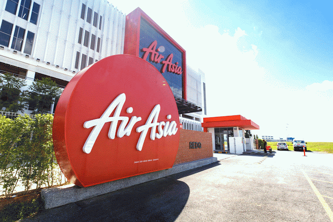 Air Asia adalah satu daripada syarikat penerbangan dunia yang tidak memberhentikan kakitangan