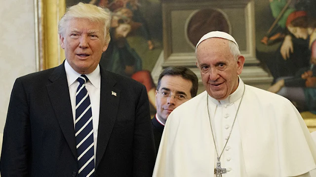 ¿Quién era ese hombre desconocido que acechaba a Trump durante su encuentro con el papa Francisco?