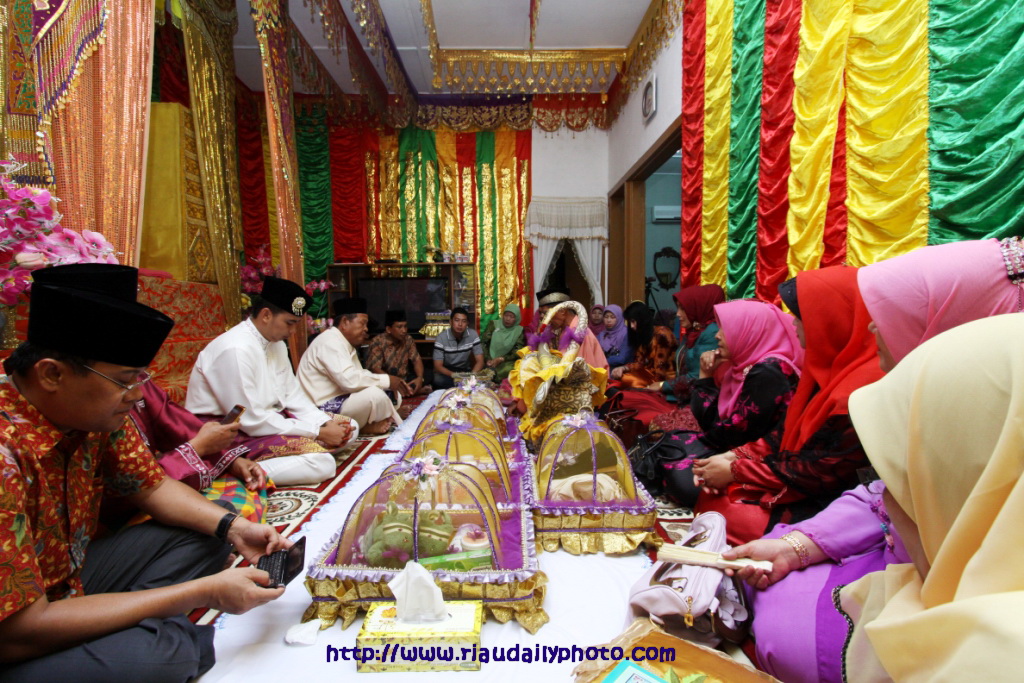 Faren Malay PROSESI ADAT PERKAWINAN MELAYU  RIAU 