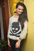 Nikitha Narayan Glam pics-thumbnail-6