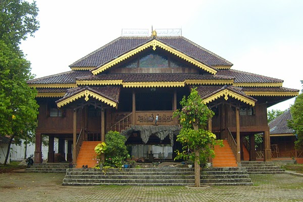  Rumah  Adat  Nuwo Sesat rumah  idamanku