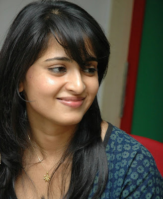 Anushka Hot Chubby Expressions Latest Photos