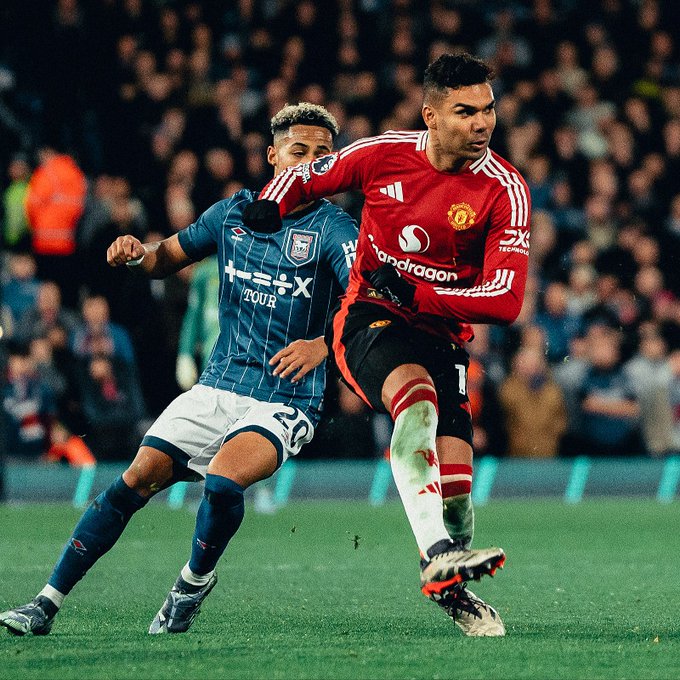 Casemiro in action for Manchester United in the Premier League 2024/25 match against Ipswich on Sunday 24 November, 2024 at Portman Road