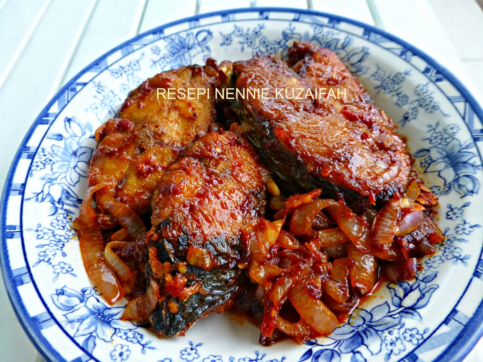 RESEPI NENNIE KHUZAIFAH: Sambal tumis ikan tenggiri