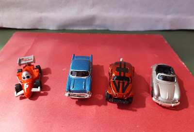 Miniatura de metal Maisto: 2003 Tonka 5 vermelho 6,5cm comprimento R$ 8,00; Chevrolet Bel Air 1957 azul  cm R$ 10,00;  porsche 358 convertible prata R$ 5,00 fusca Off road  41 R$ 10,00 e 