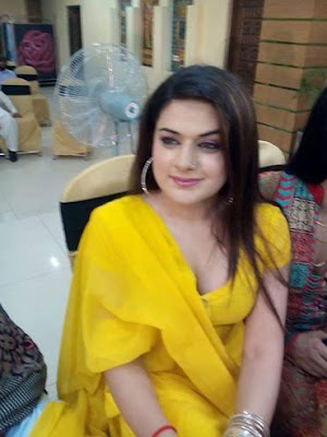 Desi Asian In Shalwar Qameez Picture