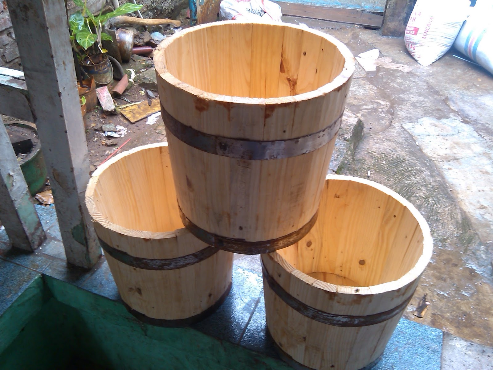 Ember kayu  barrel Desember 2012