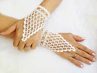 crocheted wedding gloves designed by Nez Jewelry on Ravelry