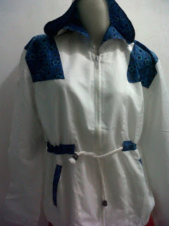 Jaket wanita white