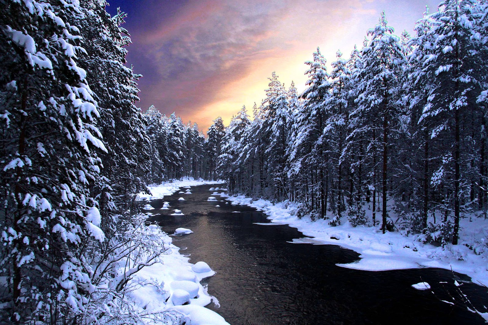 Winter wallpaper met rivier en bomen | Achtergrond Wallpapers