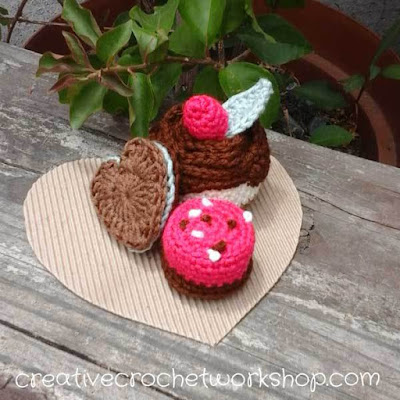 http://www.creativecrochetworkshop.com/2017/01/valentine-chocolate-treats/