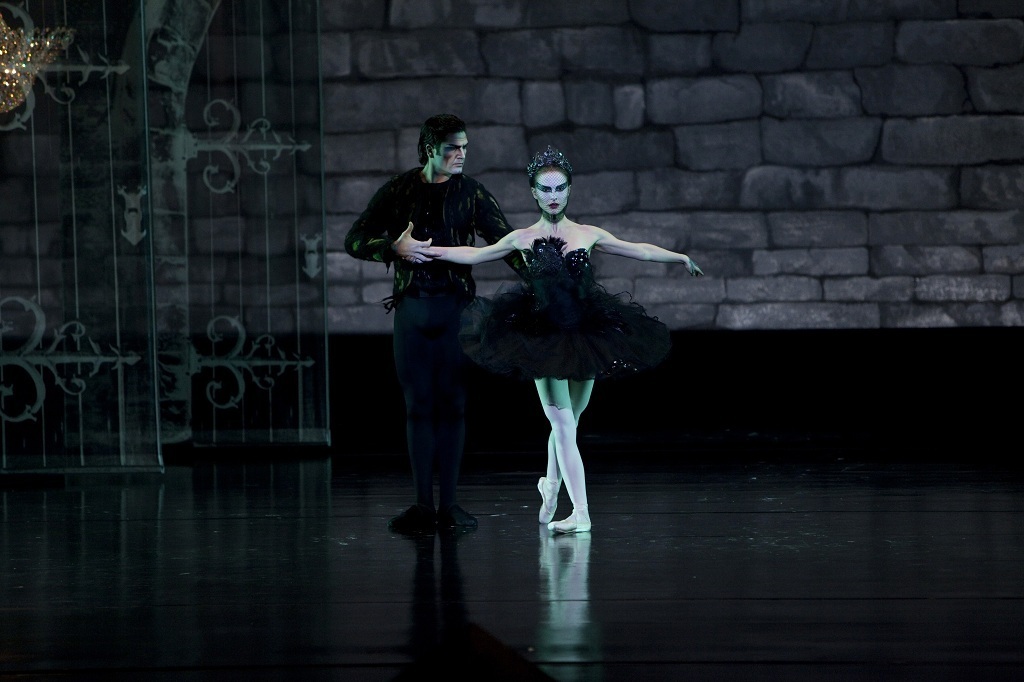 Natalie Portman Swan Wings. Black Swan, Darren Aronofsky#39;s