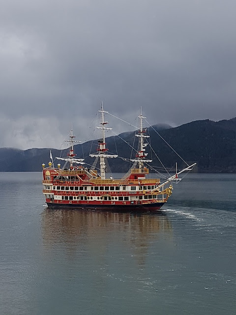 hakone lake ashi sightseeing cruise