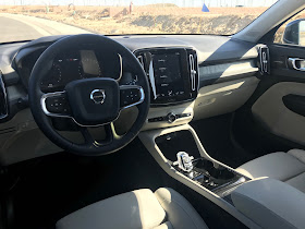 Instrument panel of 2020 Volvo XC40 T5 AWD Inscription