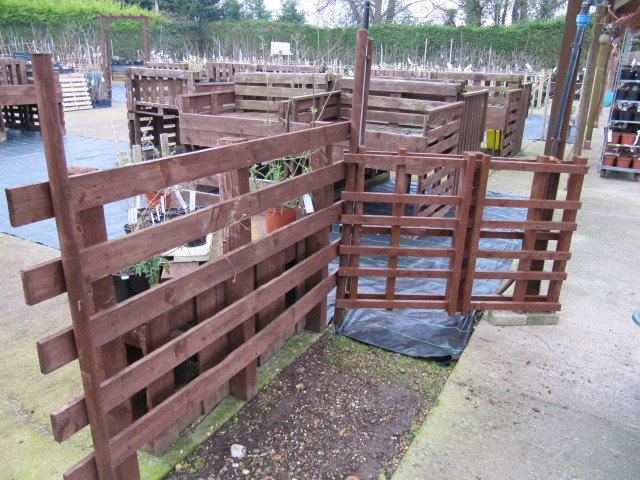 10 cercas de paletes de madeira reciclada