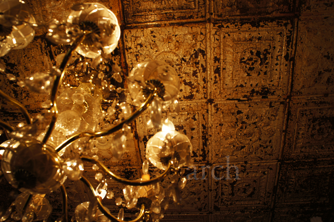 vintage flower pot ideas The peeling paint on the ceiling and the golden hue of the lit  | 1148 x 764