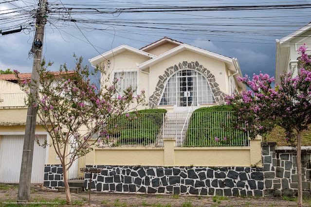Casa na Rua Henrique Itiberê da Cunha