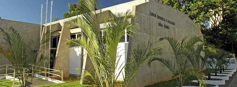 Em decorrência das medidas de restrições decretadas em Tupã - para a contenção da proliferação da Covid-19 -, o Museu Índia Vanuíre, instituição da Secretaria de Cultura e Economia Criativa, do Governo do Estado de São Paulo, gerida pela ACAM Portinari, comunica que permanece fechado para visitação presencial.