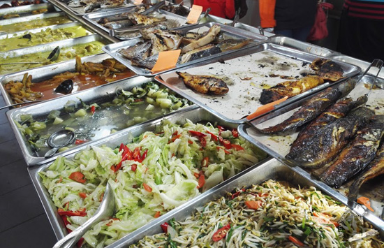 Restoran Silaturrahim - Tempat Makan Terbaik di Teluk Batik, Lumut