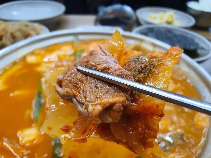 서대문구 냉천동 김치찜, '한옥집김치찜' 본점